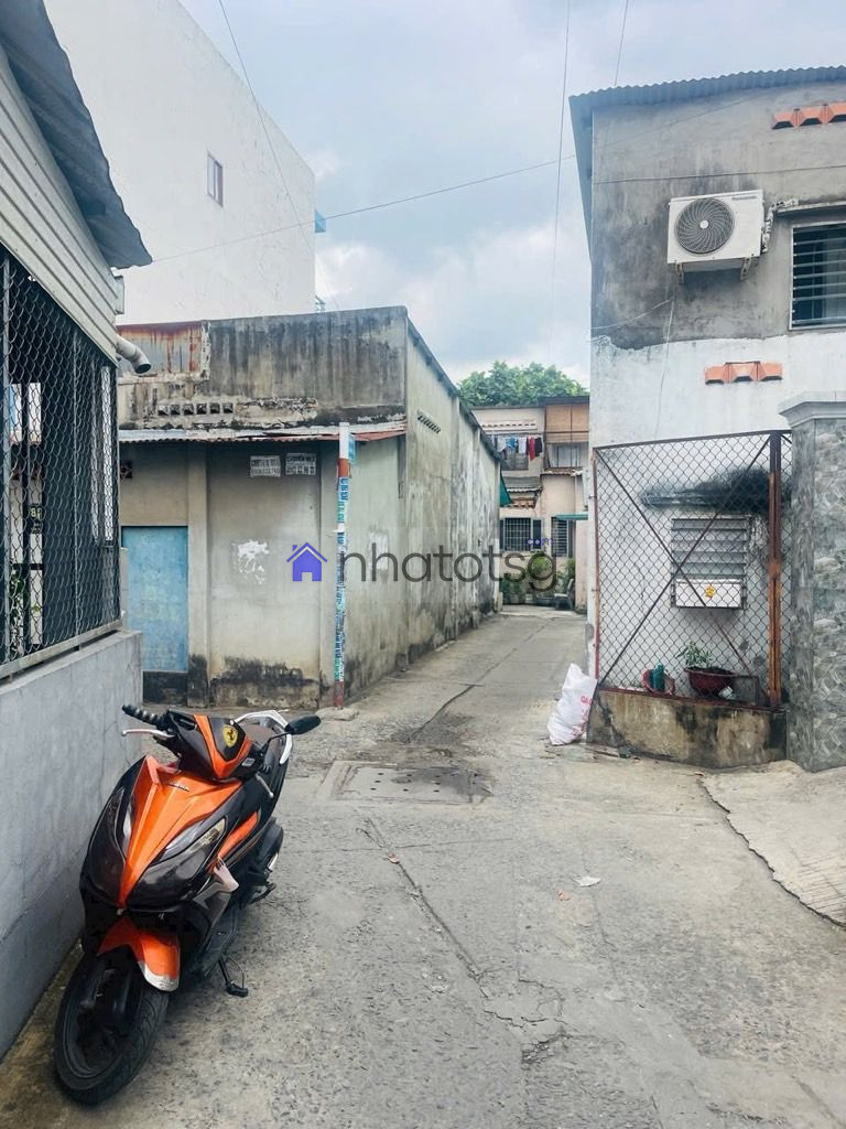 NHÀ DIỆN TÍCH LỚN - LÔ GÓC - CHÍNH CHỦ XÂY KIÊN CỐ - TRUNG TÂM XÃ TRUNG CHÁNH.