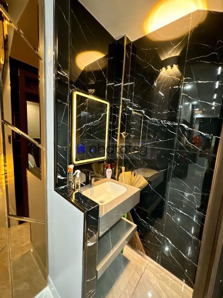 Ô TÔ NGỦ TRONG NHÀ, 3 TẦNG, THIẾT KẾ HIỆN ĐẠI, TẶNG FULL NỘI THẤT.