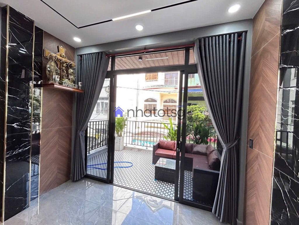 Ô TÔ NGỦ TRONG NHÀ, 3 TẦNG, THIẾT KẾ HIỆN ĐẠI, TẶNG FULL NỘI THẤT.