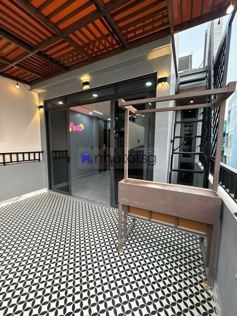 Ô TÔ NGỦ TRONG NHÀ, 3 TẦNG, THIẾT KẾ HIỆN ĐẠI, TẶNG FULL NỘI THẤT.