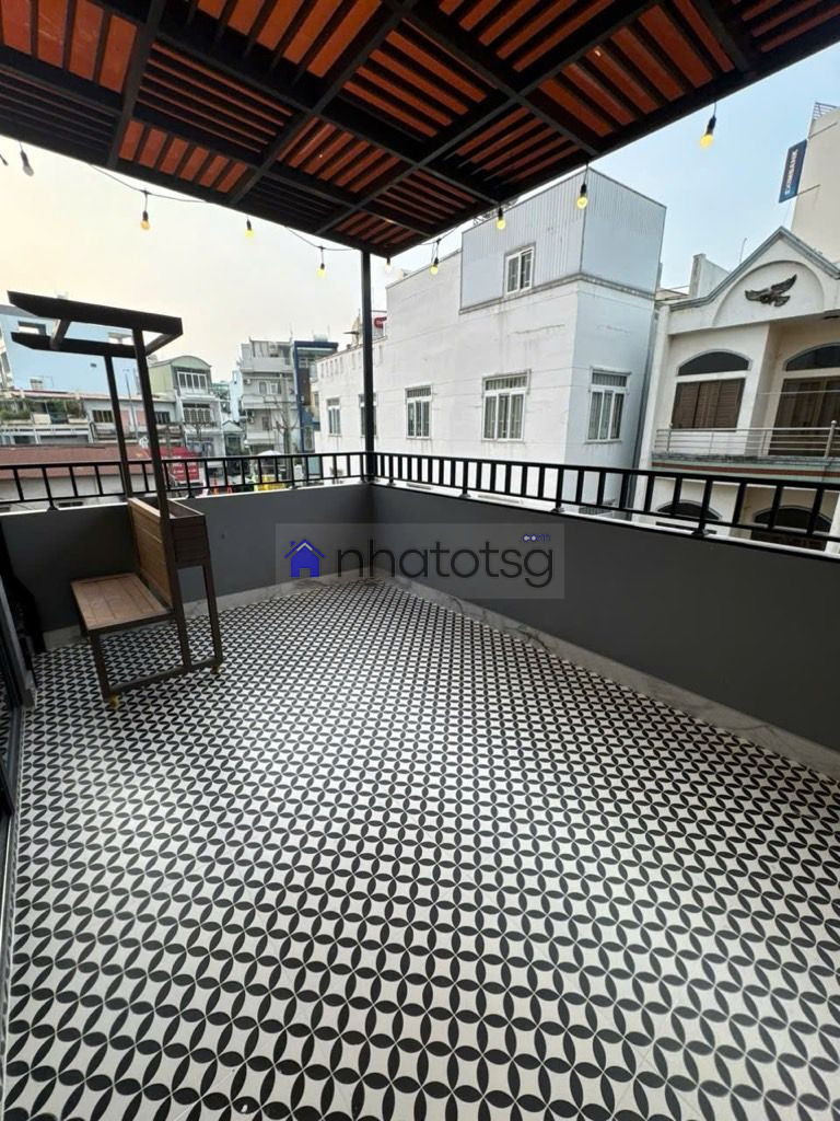 Ô TÔ NGỦ TRONG NHÀ, 3 TẦNG, THIẾT KẾ HIỆN ĐẠI, TẶNG FULL NỘI THẤT.