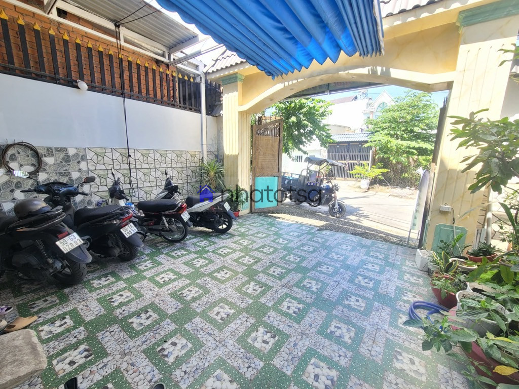 MẶT TIỀN KINH DOANH - NHÀ ĐẸP SÂN VƯỜN.