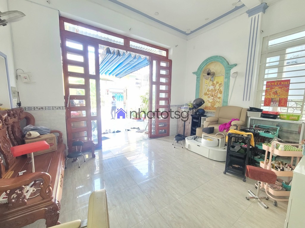 MẶT TIỀN KINH DOANH - NHÀ ĐẸP SÂN VƯỜN.