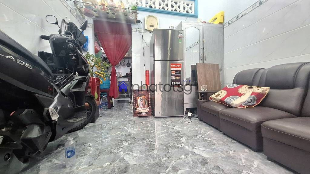 TRUNG TÂM ĐẦY ĐỦ TIỆN ÍCH XUNG QUANH, HẺM RỘNG 3M THẲNG 1 TRỤC, NHÀ VUÔNG VỨC, PHÁP LÝ SẠCH CÔNG CHỨNG NGAY.