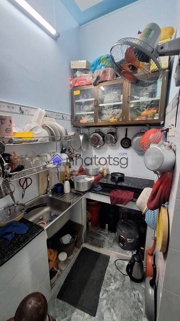 TRUNG TÂM ĐẦY ĐỦ TIỆN ÍCH XUNG QUANH, HẺM RỘNG 3M THẲNG 1 TRỤC, NHÀ VUÔNG VỨC, PHÁP LÝ SẠCH CÔNG CHỨNG NGAY.