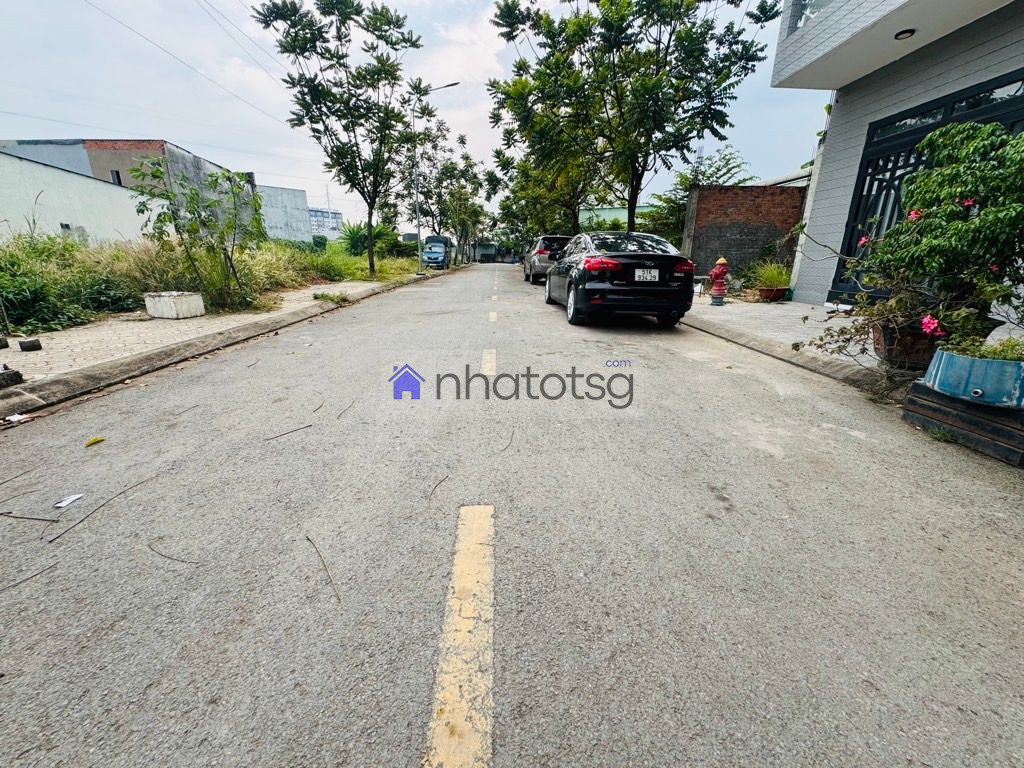 ĐẤT ĐẸP XÂY SIÊU PHẨM - ĐƯỜNG NHỰA 2 XE TẢI - KHU DÂN TRÍ CAO - CÓ VỈA HÈ - XÂY DỰNG CAO TẦNG.