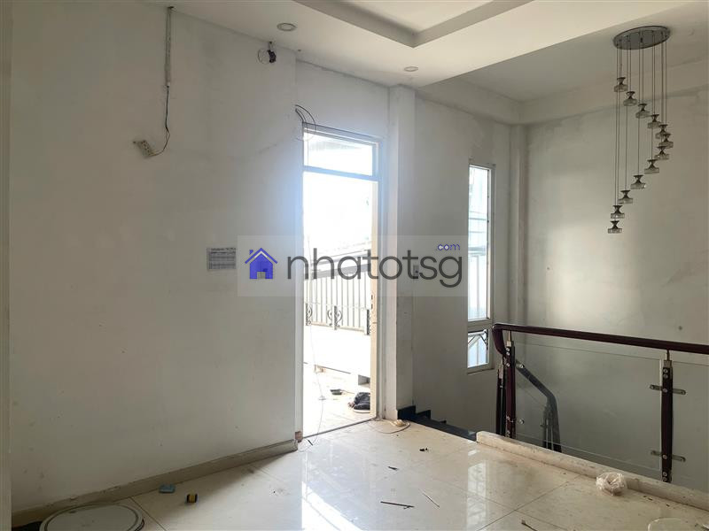 SÁT TRUNG MỸ TÂY – NHÀ ĐẸP – ĐÚC 2 LẦU. VỊ TRÍ TIỆN ÍCH ĐẦY ĐỦ