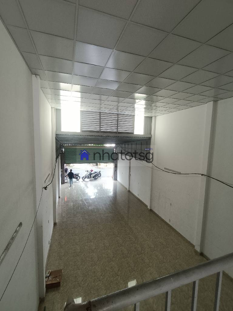 MẶT TIỀN ĐƯỜNG NHỰA KINH DOANH TỐT. GẦN TRUNG TÂM THỊ TRẤN HÓC MÔN , LÝ THƯỜNG KIỆT.