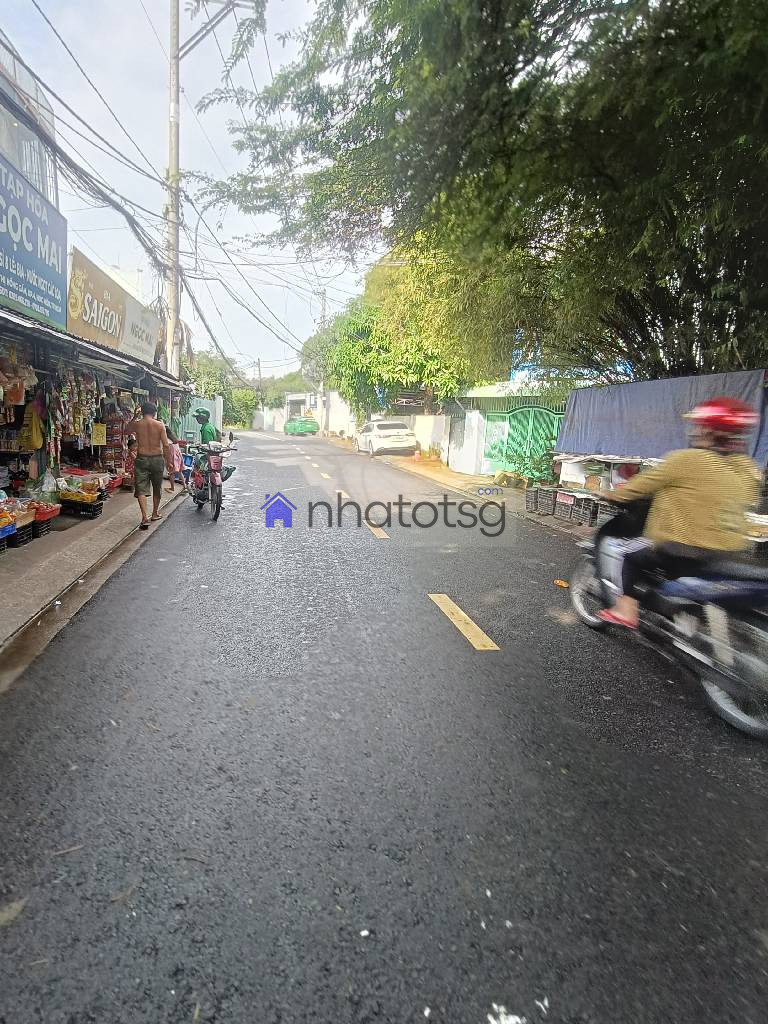 MẶT TIỀN ĐƯỜNG NHỰA KINH DOANH TỐT. GẦN TRUNG TÂM THỊ TRẤN HÓC MÔN , LÝ THƯỜNG KIỆT.