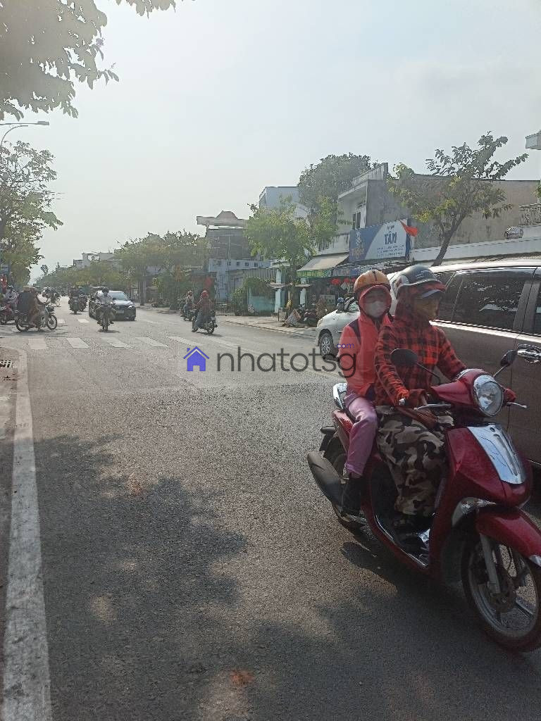 MẶT TIỀN ĐƯỜNG LÊ LỢI. NHÀ CẤP 4, KINH DOANH ĐỈNH.