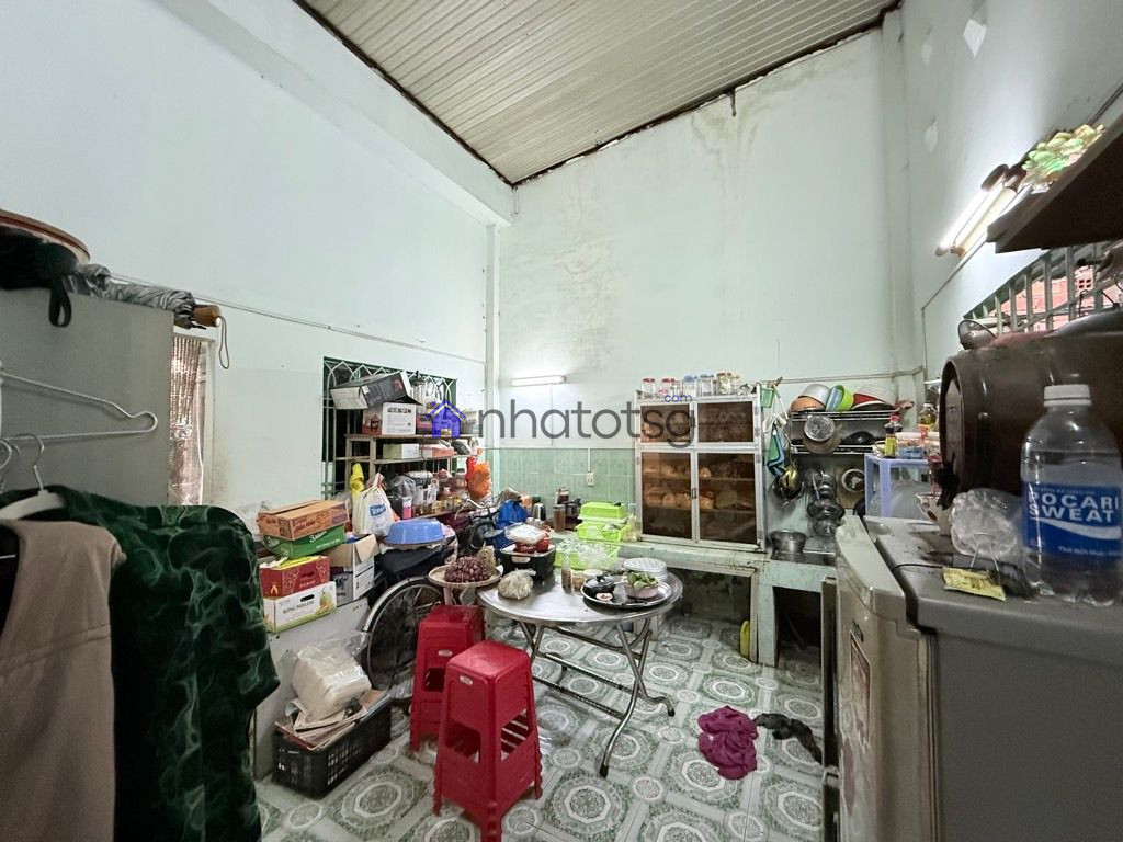 NGAY NGÃ TƯ TRUNG CHÁNH, KẾ BÊN QUẬN 12. CÓ SẴN DÒNG TIỀN.