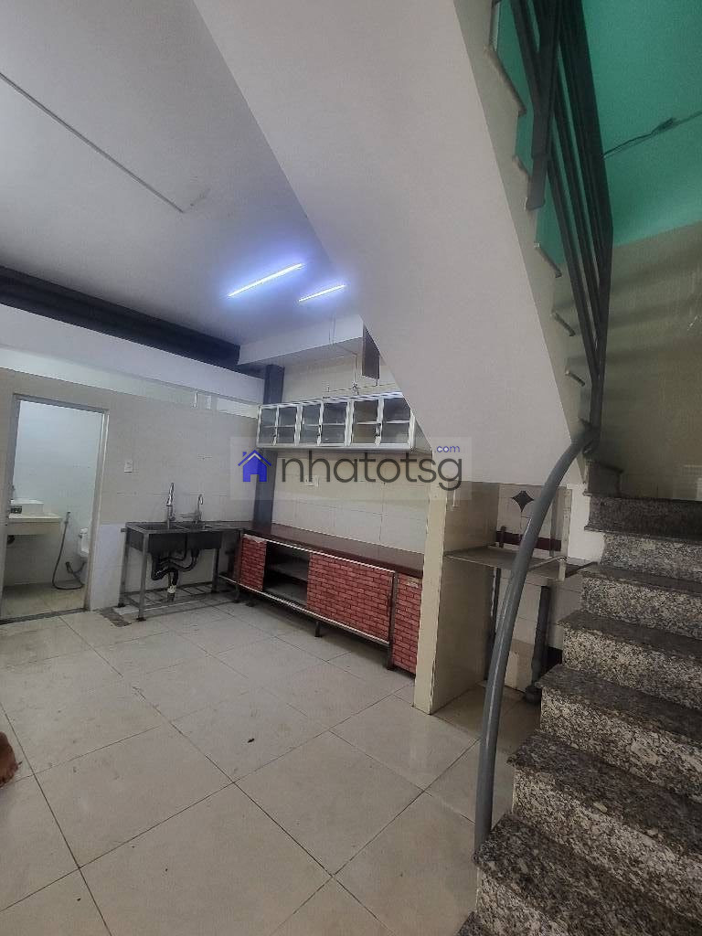 SIÊU PHẨM MẶT TIỀN, KHU ĐẤT THÁNH, BẮC HẢI, GIÁP Q10, ĐƯỜNG NHỰA, NGAY CHỢ NAM HÒA,  3 TẦNG.