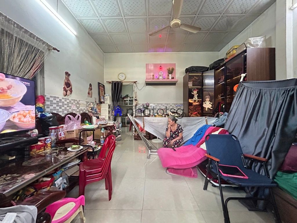 GIÁP QUẬN 12 - HẺM Ô TÔ - NGANG 6M CỰC HIẾM - TIỆN XÂY MỚI - KẾ CHỢ HÓC MÔN