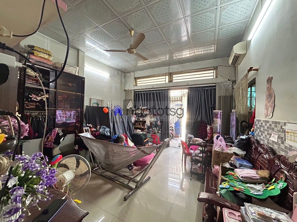 GIÁP QUẬN 12 - HẺM Ô TÔ - NGANG 6M CỰC HIẾM - TIỆN XÂY MỚI - KẾ CHỢ HÓC MÔN