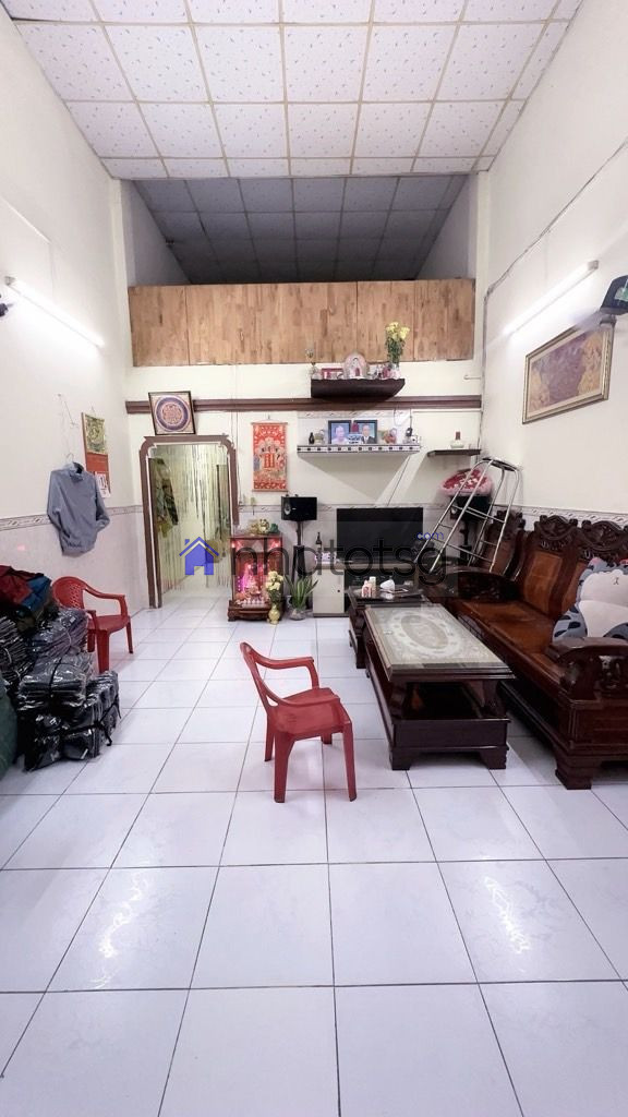 KẾ BÊN BÀU CÁT, ĐI MẤY BƯỚC RA CHỢ, SIÊU THỊ, TRƯỜNG HỌC, BỆNH VIỆN, SÂN BAY.