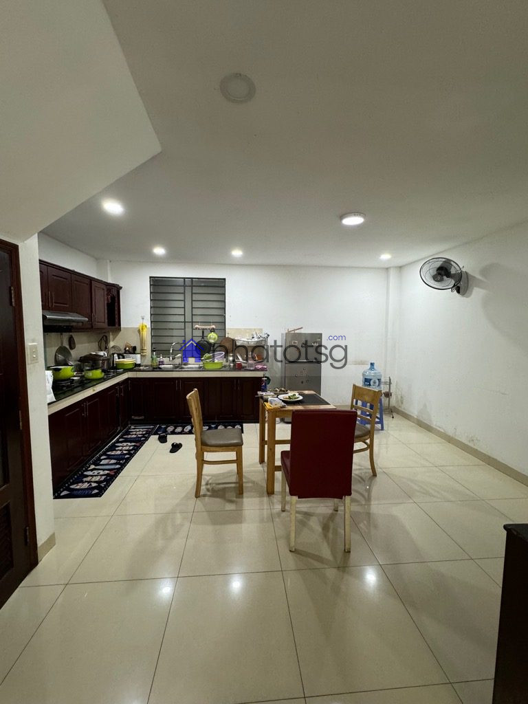 XE HƠI NGỦ TRONG NHÀ - NHÀ 5 TẦNG BTCT - NGANG ĐẸP BỀ THẾ 5.1M