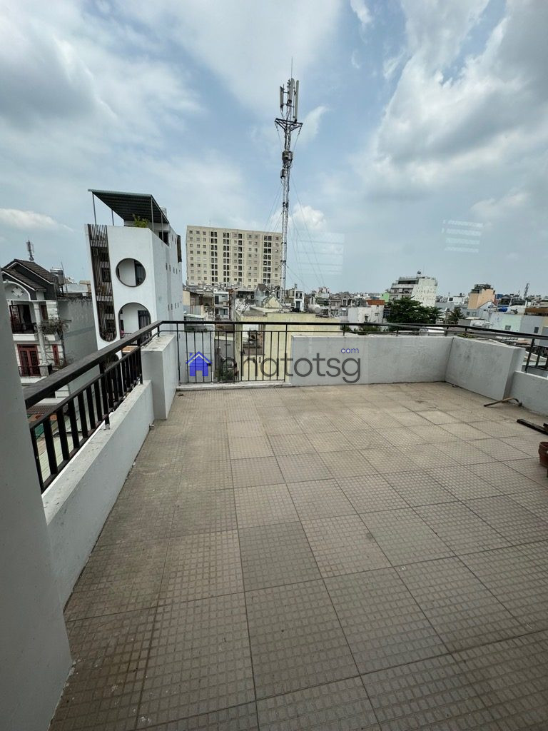 XE HƠI NGỦ TRONG NHÀ - NHÀ 5 TẦNG BTCT - NGANG ĐẸP BỀ THẾ 5.1M