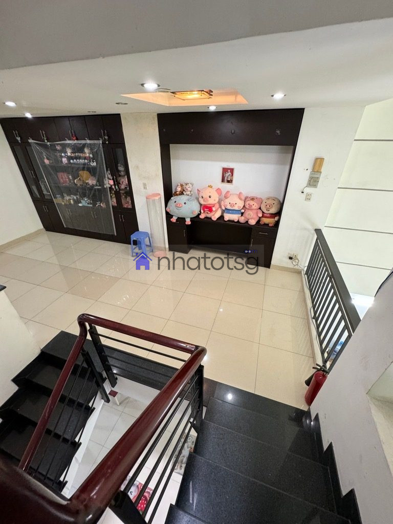 XE HƠI NGỦ TRONG NHÀ - NHÀ 5 TẦNG BTCT - NGANG ĐẸP BỀ THẾ 5.1M