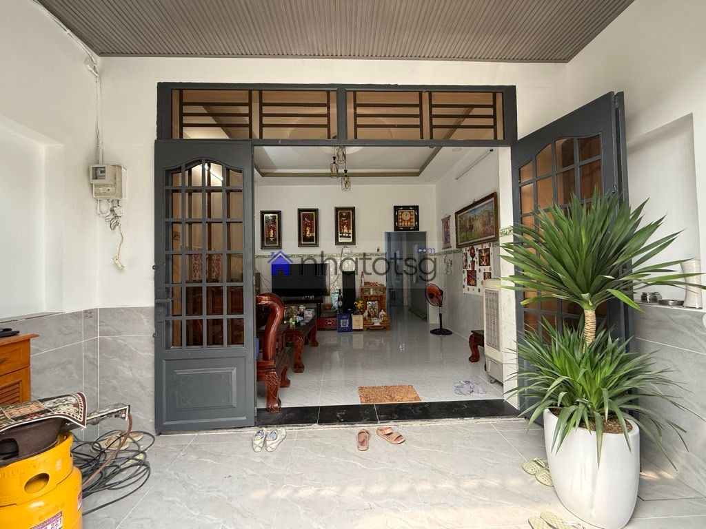 DIỆN TÍCH LỚN, HẺM Ô TÔ THÔNG. KHÔNG GIAN RỘNG RÃI, RẤT PHÙ HỢP CHO GIA ĐÌNH ĐÔNG NGƯỜI HOẶC VỪA Ở VỪA LÀM VIỆC.