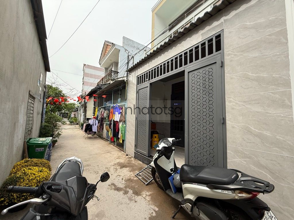 DIỆN TÍCH LỚN, HẺM Ô TÔ THÔNG. KHÔNG GIAN RỘNG RÃI, RẤT PHÙ HỢP CHO GIA ĐÌNH ĐÔNG NGƯỜI HOẶC VỪA Ở VỪA LÀM VIỆC.