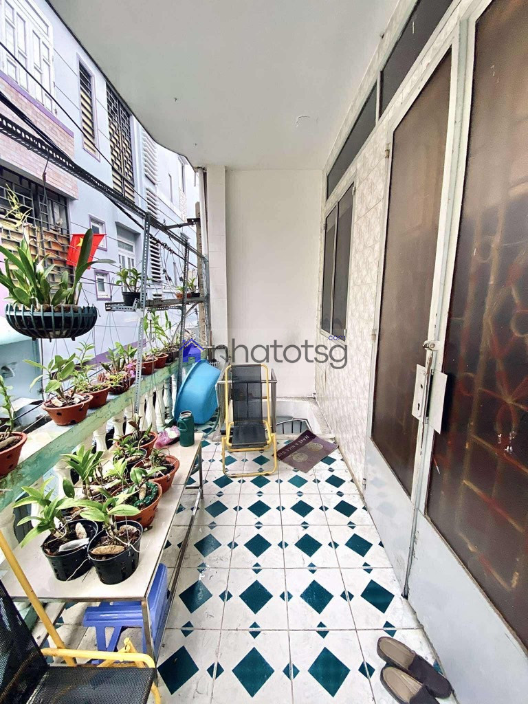 20M RA MẶT TIỀN TRƯỜNG CHINH - NGANG 4.9M - 2 TẦNG ĐÚC BTCT - CHO THUÊ 15 TRIỆU.