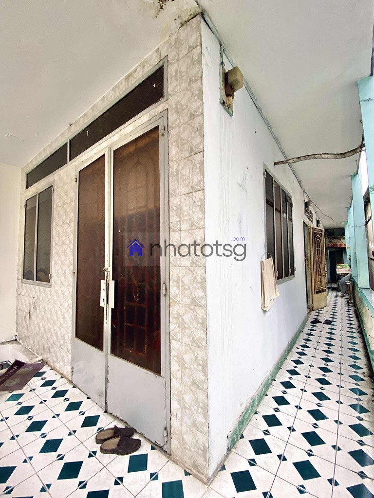 20M RA MẶT TIỀN TRƯỜNG CHINH - NGANG 4.9M - 2 TẦNG ĐÚC BTCT - CHO THUÊ 15 TRIỆU.