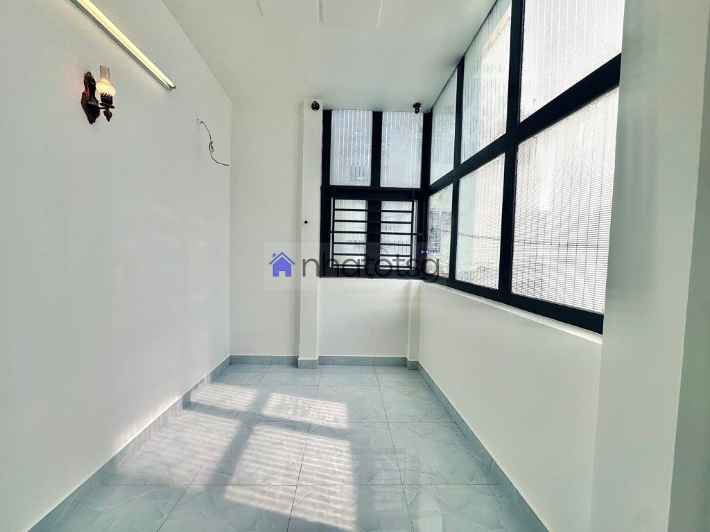 HẺM BA GÁC CÁCH VÀI BƯỚC CHÂN RA HẺM Ô TÔ. SỔ NỞ HẬU TÀI LỘC. PHÁP LÝ CHUẨN, CÔNG CHỨNG NGAY.