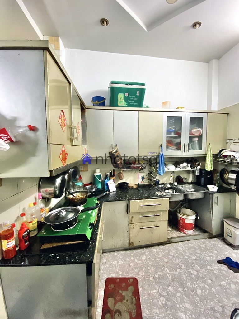 GIÁP QUẬN 10 - 3 TẦNG - HẺM RỘNG 3 MẶT THOÁNG - THÔNG KHẮP NGÃ - SỔ NỞ HẬU