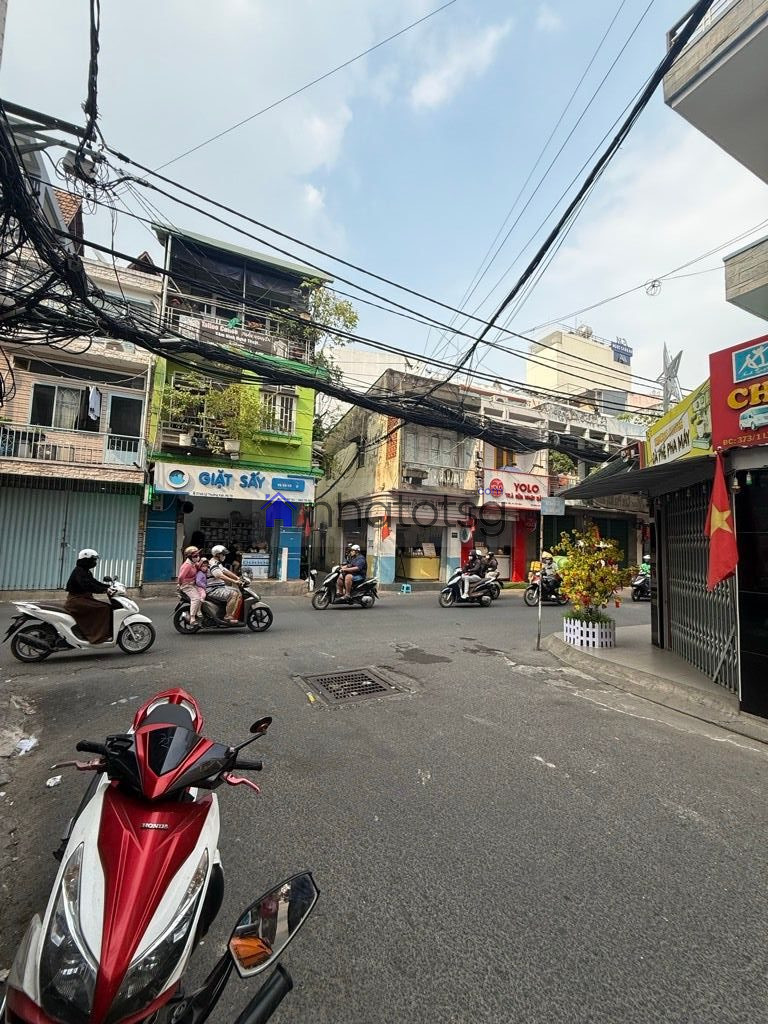 HẺM XE HƠI, CÁCH MẶT TIỀN ĐƯỜNG CHỈ 30M - 3 TẦNG BTCT.