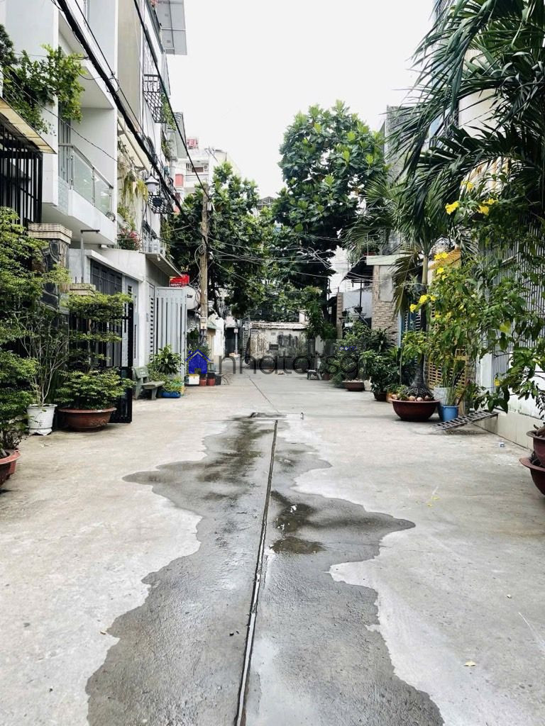 NHÀ MỚI ĐẸP, XE HƠI VI VU. NHÀ TRỆT LẦU, TẶNG FULL NỘI THẤT.