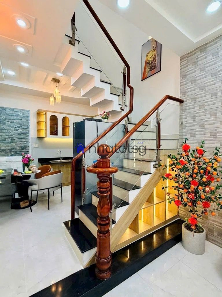 NHÀ ĐẸP, TẶNG FULL NỘI THẤT.