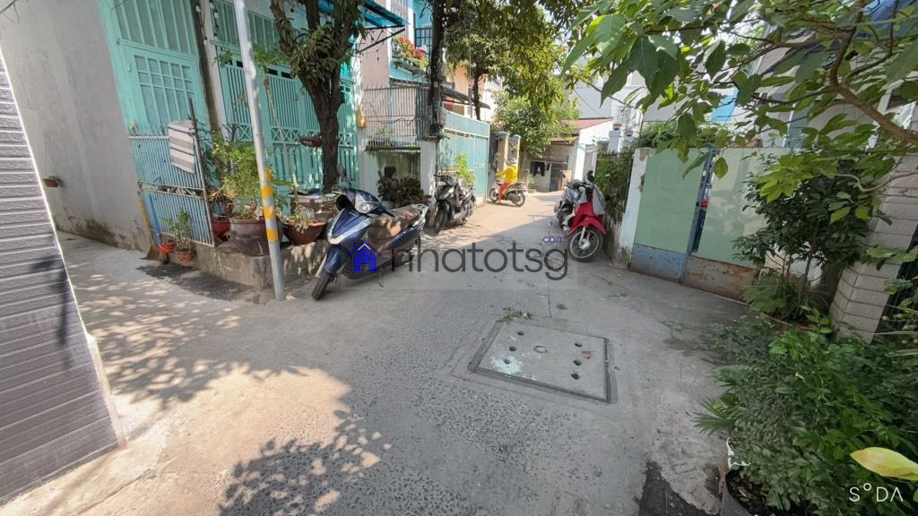 NHÀ ĐẸP Ở LIỀN - TRUNG TÂM GÒ VẤP - 3 TẦNG - HẺM RỘNG - SỔ ĐẸP