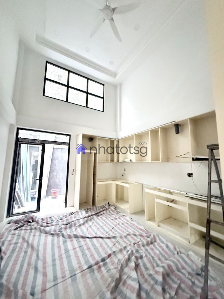 KHU VIP HIẾM NHÀ BÁN - Ô TÔ NGỦ TRONG NHÀ- 5 TẦNG MỚI - FULL NỘI THẤT - THANG MÁY CHẠY VIVU