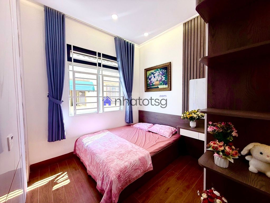 LÔ GÓC 2 MẶT THOÁNG - NHÀ 2 TẦNG FULL NỘI THẤT.