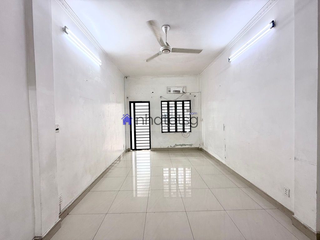 MẶT TIỀN HUỲNH KHƯƠNG AN - ĐỐI DIỆN TRƯỜNG ĐH CÔNG NGHIỆP 4 - KINH DOANH SẦM UẤT