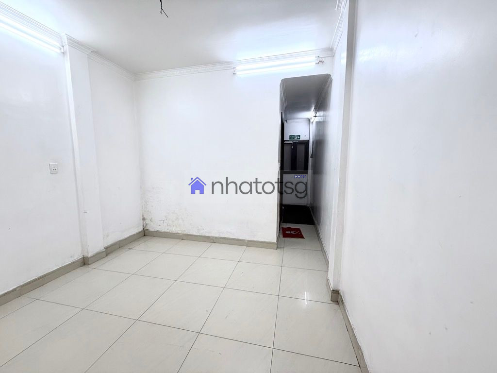 MẶT TIỀN HUỲNH KHƯƠNG AN - ĐỐI DIỆN TRƯỜNG ĐH CÔNG NGHIỆP 4 - KINH DOANH SẦM UẤT