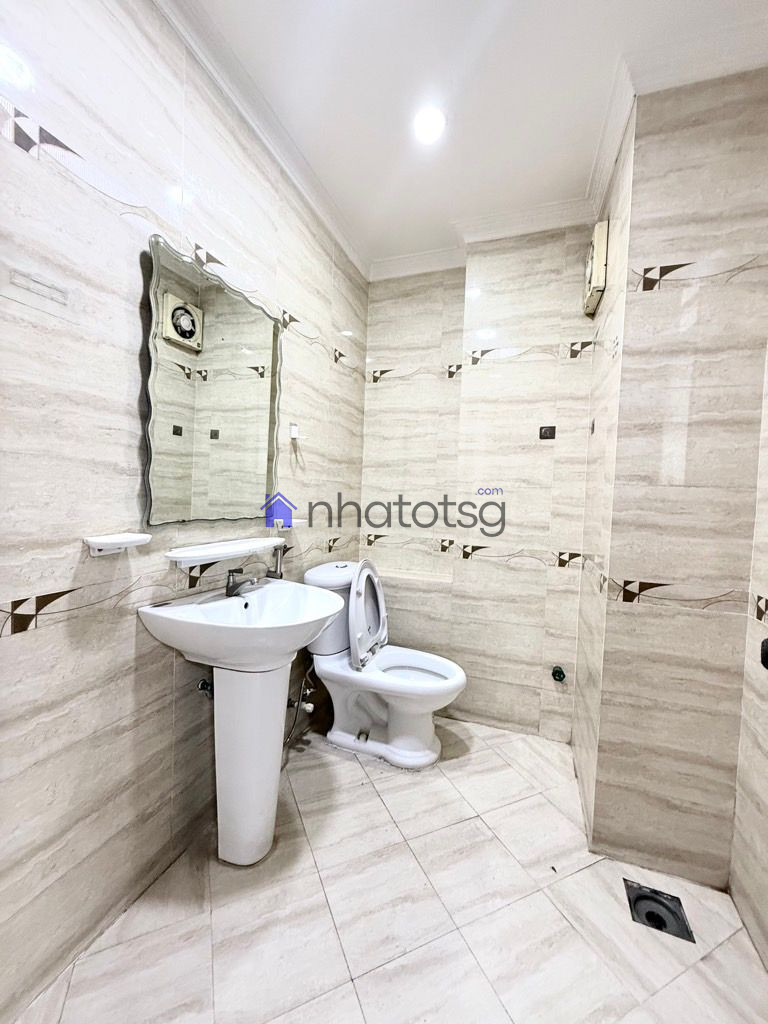 MẶT TIỀN HUỲNH KHƯƠNG AN - ĐỐI DIỆN TRƯỜNG ĐH CÔNG NGHIỆP 4 - KINH DOANH SẦM UẤT