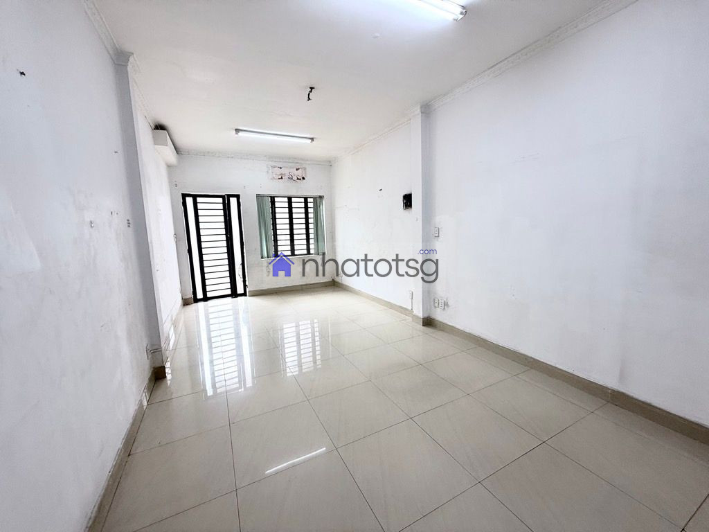 MẶT TIỀN HUỲNH KHƯƠNG AN - ĐỐI DIỆN TRƯỜNG ĐH CÔNG NGHIỆP 4 - KINH DOANH SẦM UẤT