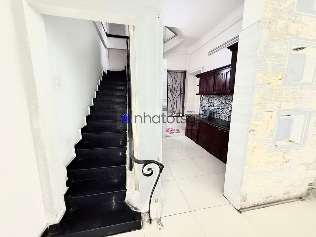 MẶT TIỀN HUỲNH KHƯƠNG AN - ĐỐI DIỆN TRƯỜNG ĐH CÔNG NGHIỆP 4 - KINH DOANH SẦM UẤT