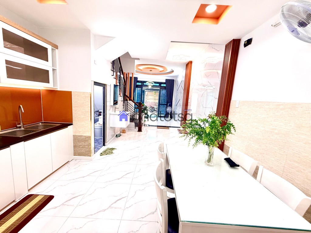 SIÊU PHẨM 4 TẦNG ĐÚC BTCT - Ô TÔ NGỦ TRONG NHÀ - KHU TRUNG TÂM - THÔNG SỐ ĐẸP - NHÀ FULL NỘI THẤT.