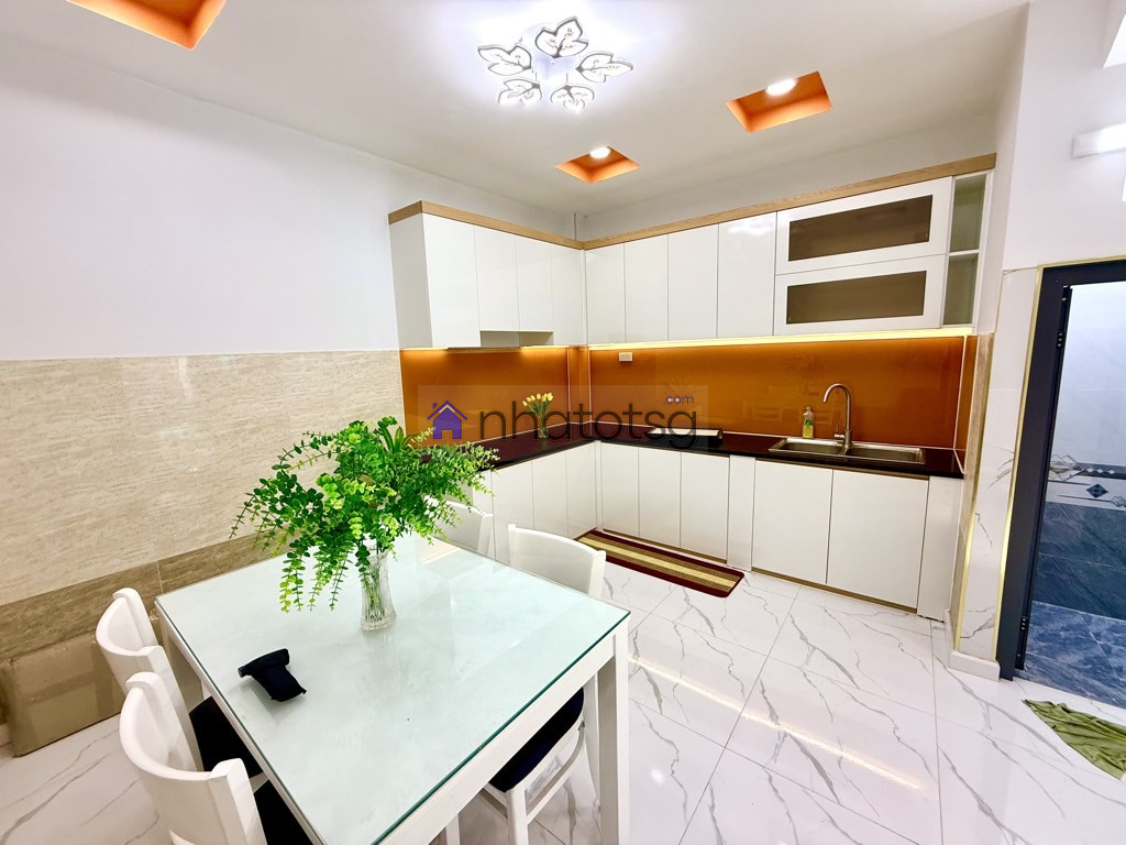 SIÊU PHẨM 4 TẦNG ĐÚC BTCT - Ô TÔ NGỦ TRONG NHÀ - KHU TRUNG TÂM - THÔNG SỐ ĐẸP - NHÀ FULL NỘI THẤT.