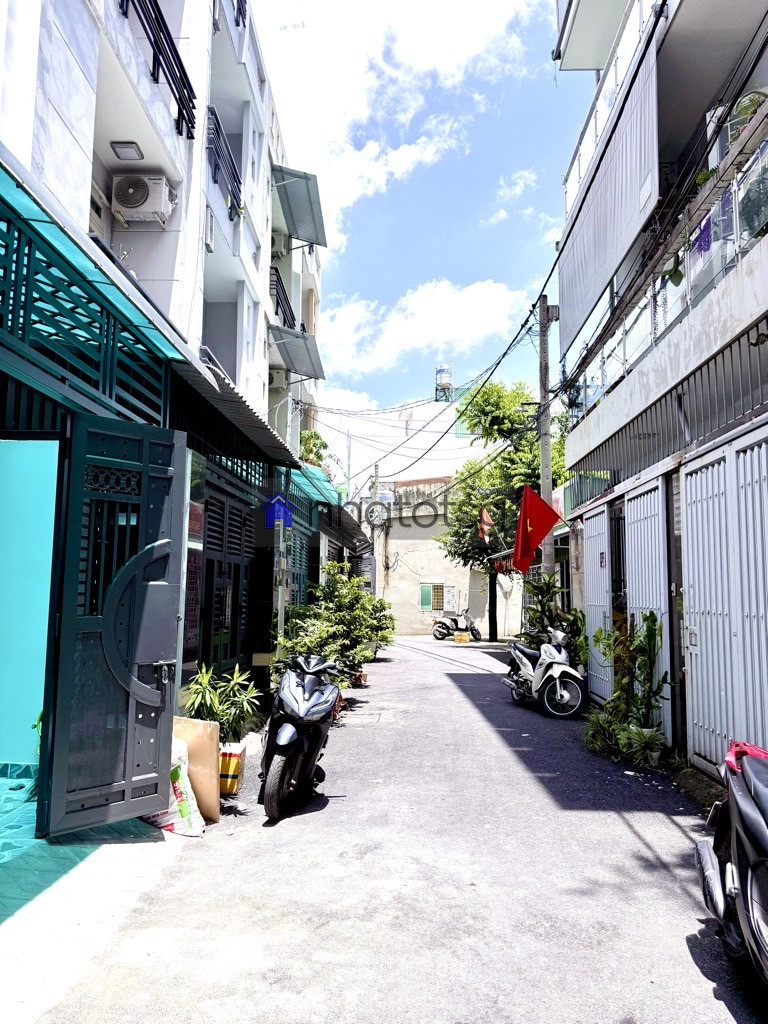 SIÊU PHẨM 4 TẦNG ĐÚC BTCT - Ô TÔ NGỦ TRONG NHÀ - KHU TRUNG TÂM - THÔNG SỐ ĐẸP - NHÀ FULL NỘI THẤT.