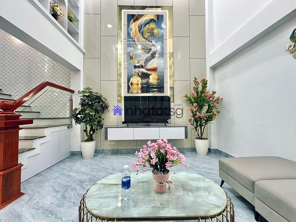 Ô TÔ ĐỔ CỔNG BÙI QUANG LÀ – THÔNG PHAN HUY ÍCH. FULL NỘI THẤT XỊN. SỔ NỞ HẬU.