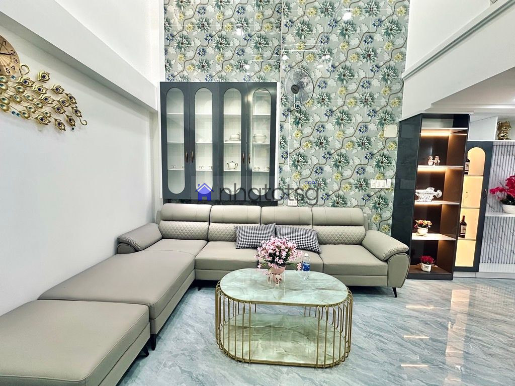 Ô TÔ ĐỔ CỔNG BÙI QUANG LÀ – THÔNG PHAN HUY ÍCH. FULL NỘI THẤT XỊN. SỔ NỞ HẬU.