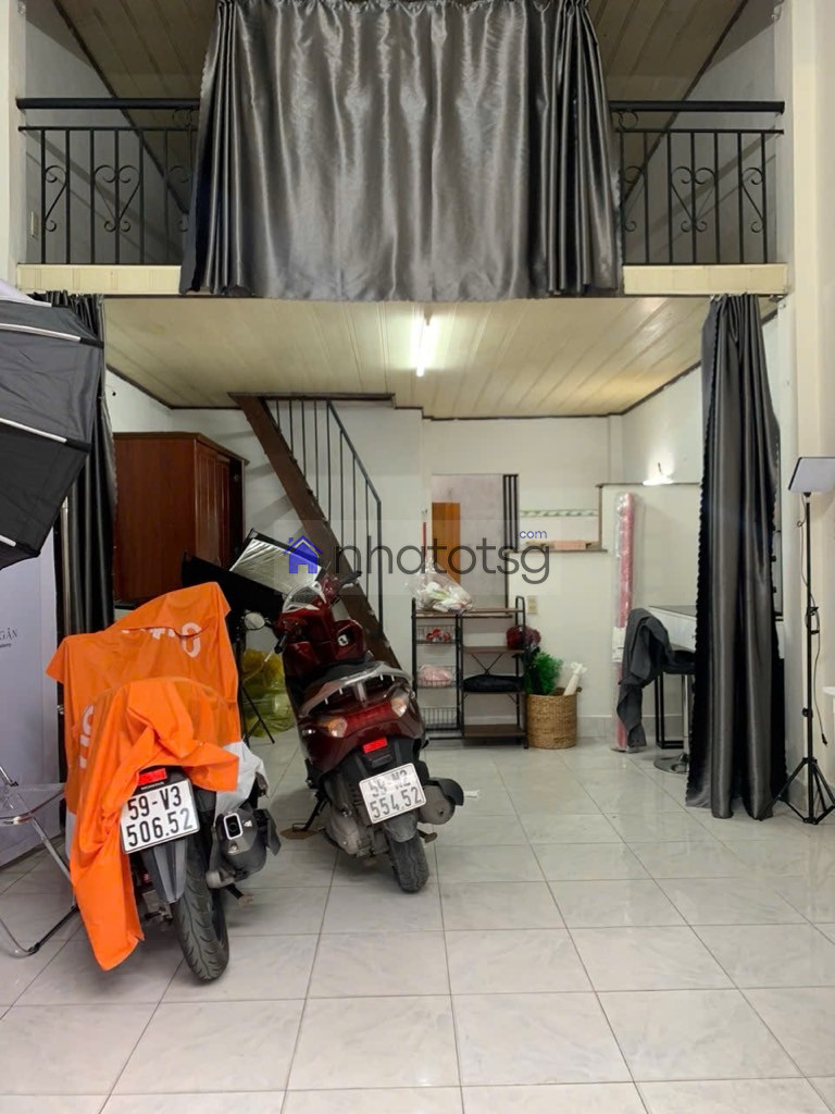 NHÀ CẤP 4, CÓ GÁC LỬNG. ĐANG CHO THUÊ – TIỆN CẢI TẠO HOẶC XÂY MỚI.