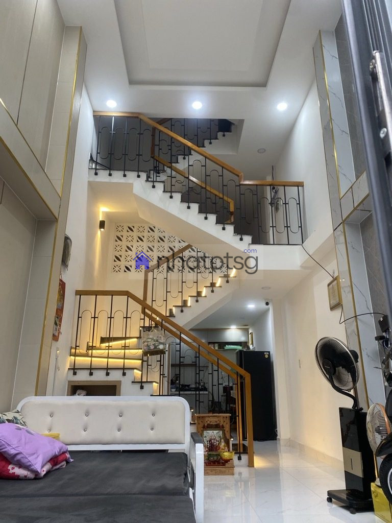 NHÀ 4 LẦU BTCT CÁCH MẶT TIỀN 25M