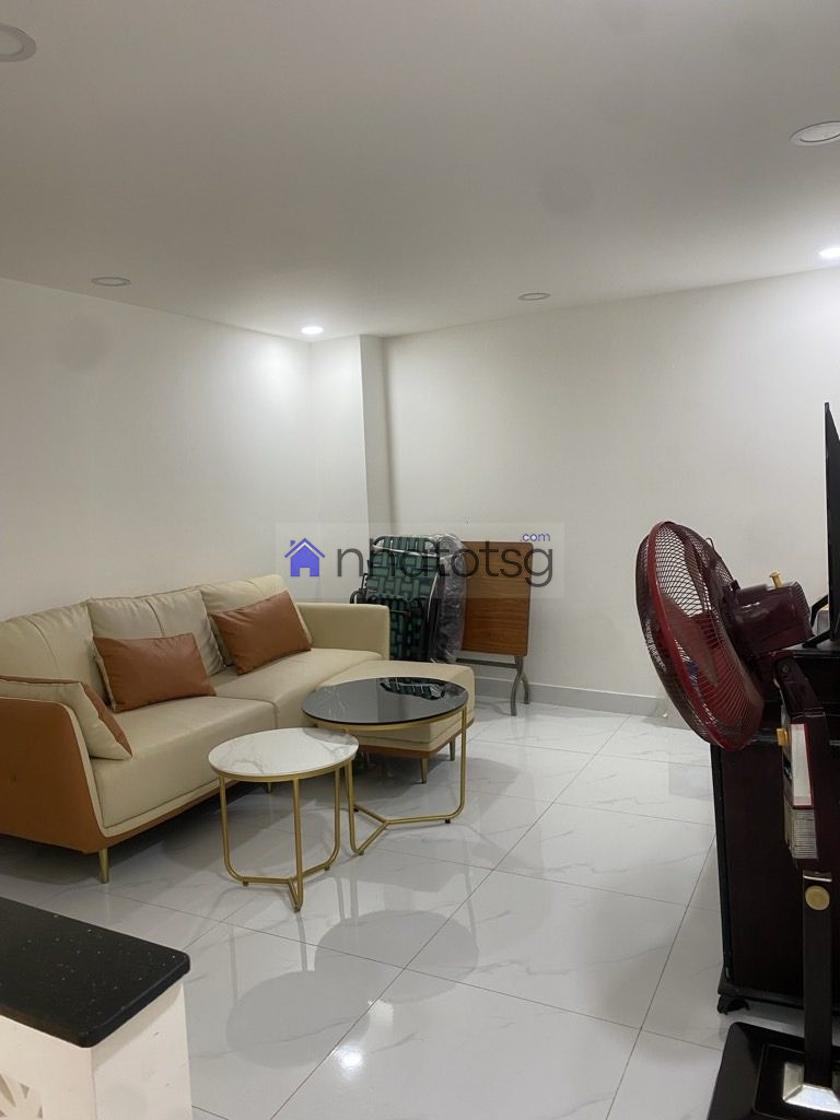 NHÀ 4 LẦU BTCT CÁCH MẶT TIỀN 25M