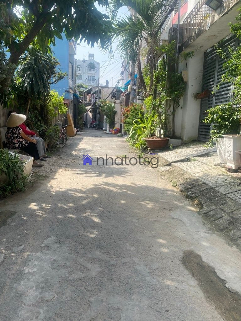 NHÀ 4 LẦU BTCT - HẺM XE HƠI