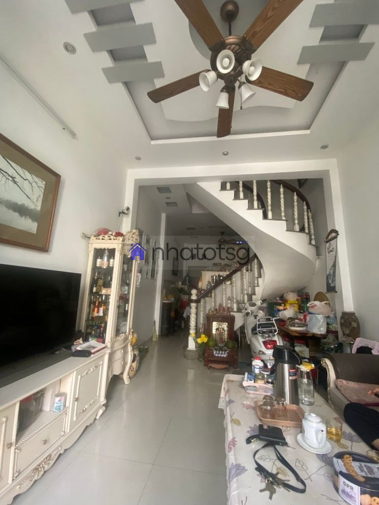 NHÀ 4 LẦU BTCT - HẺM XE HƠI