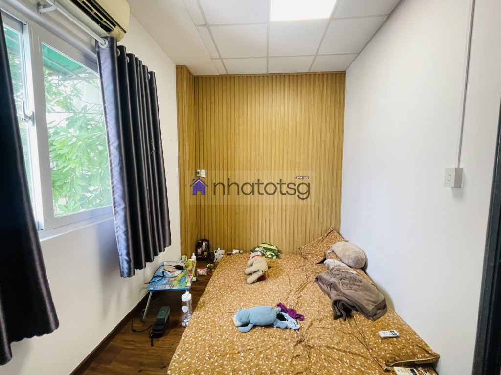 NHÀ ĐẸP- VỊ TRÍ ĐỈNH - 2 TẦNG. NỞ HẬU TÀI LỘC